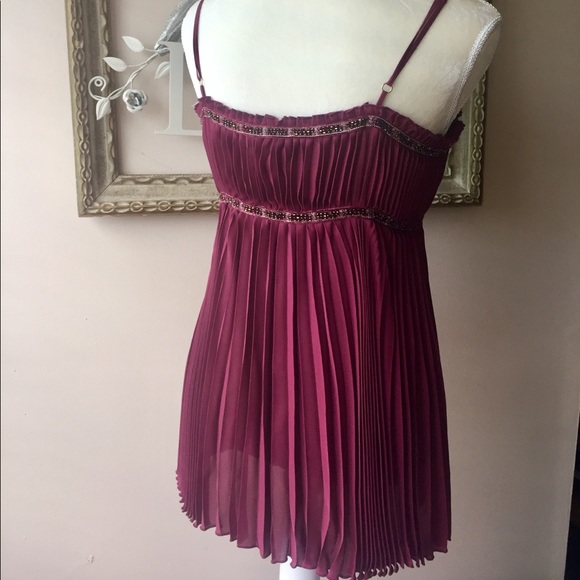 Women’s Embellished Pleated Cami - Picture 4 of 7